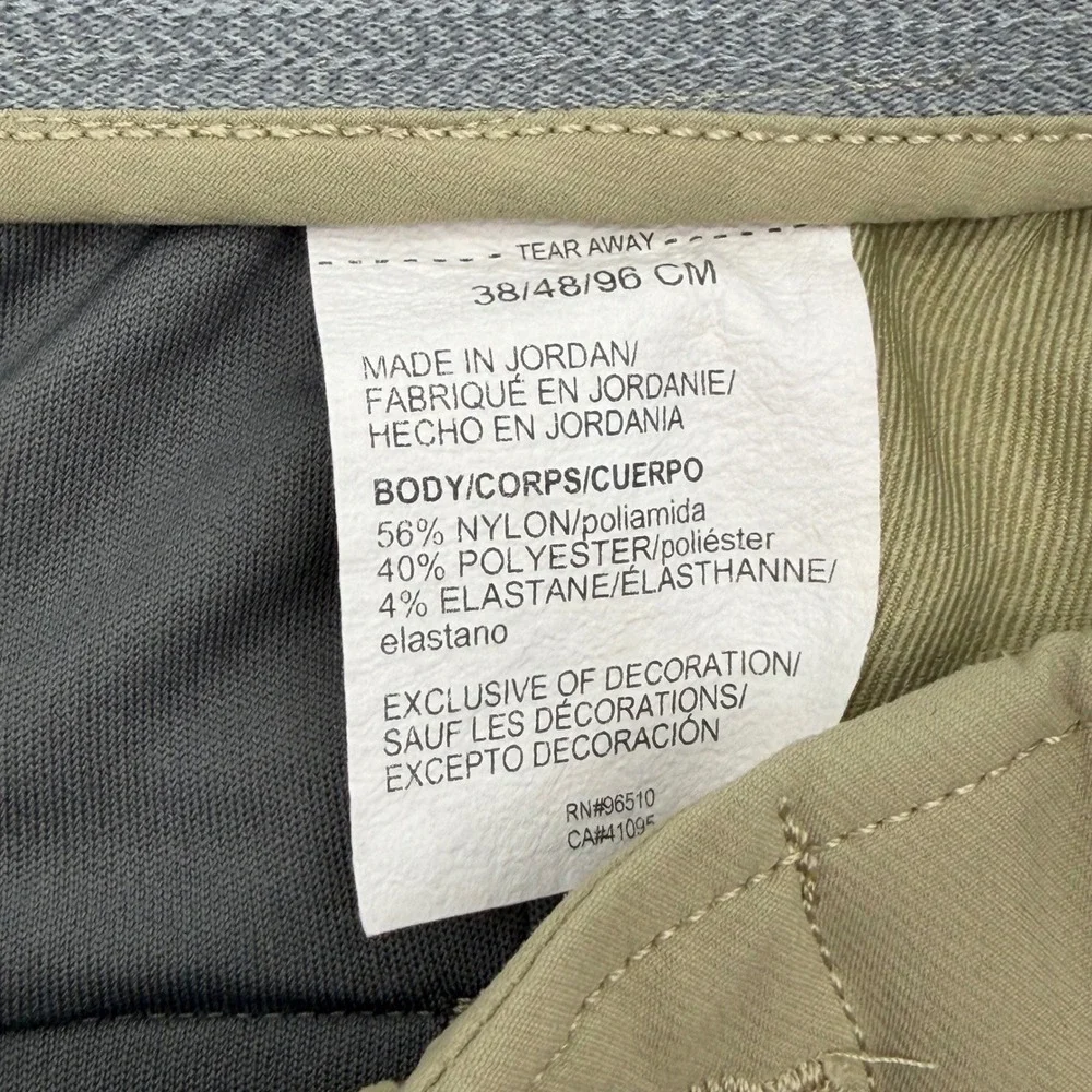 Under Armour Mens HeatGear Golf Shorts Tan Khaki‎ Loose Fit Size 38 RN 96510